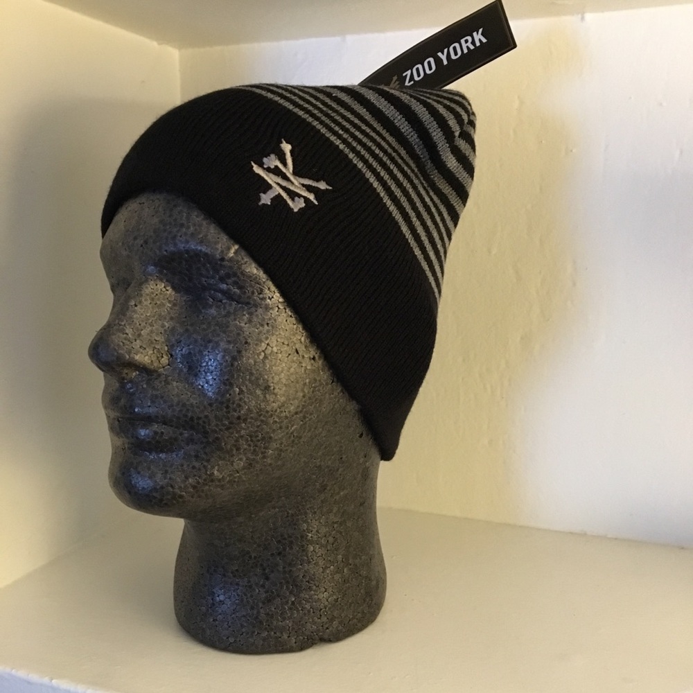 Zoo York knitted cap.